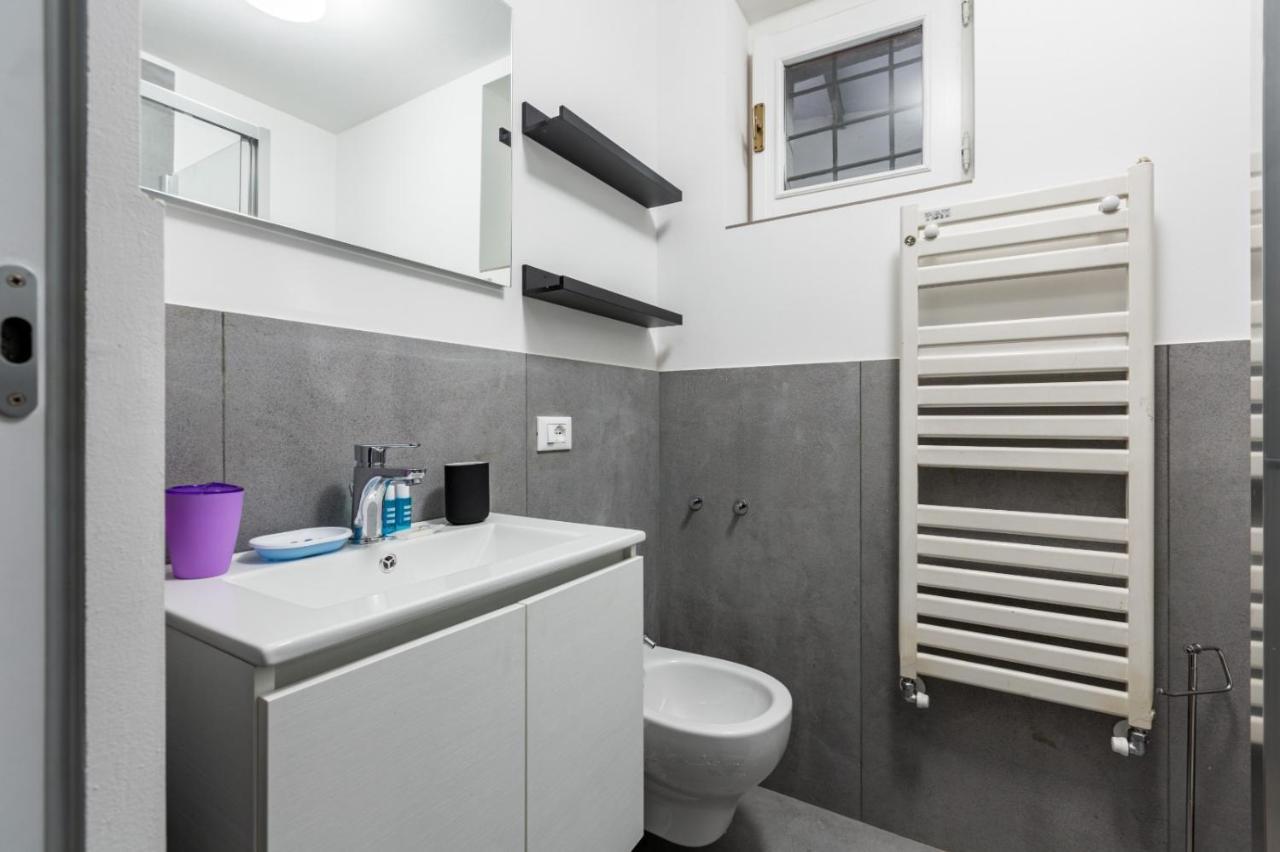 New! Studio Apt 700M From Corso Lodi! Mailand Exterior foto